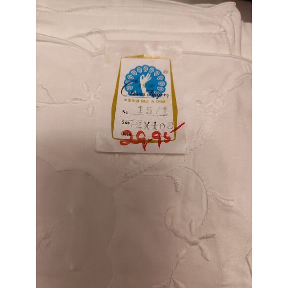 VTG Clever Fingers EMBROIDERED 72x108 TABLE CLOTH 12 Napkins Small Flaws SEE - Picture 1 of 7